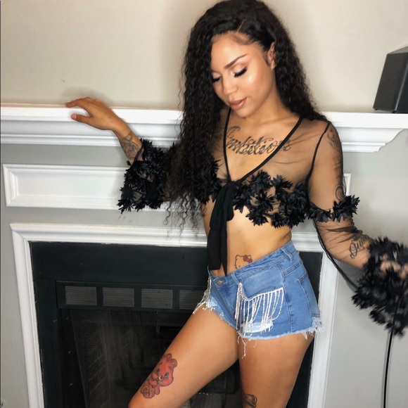 edge | Tops | Crop Top Black Rose Shirt 